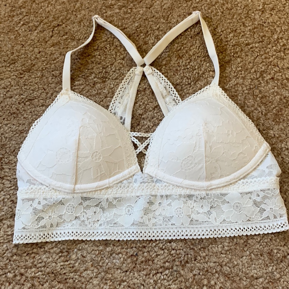 White Victoria’s Secret bralette
